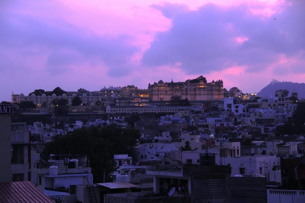 Eltravo - Hostel Udaipur Exterior photo